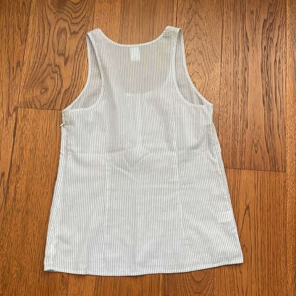 ✨ 10 for $20 🌻 J.Crew Top - Picture 8 of 9